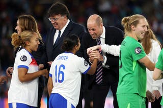 Prince William congratulates England defender Jess Carter